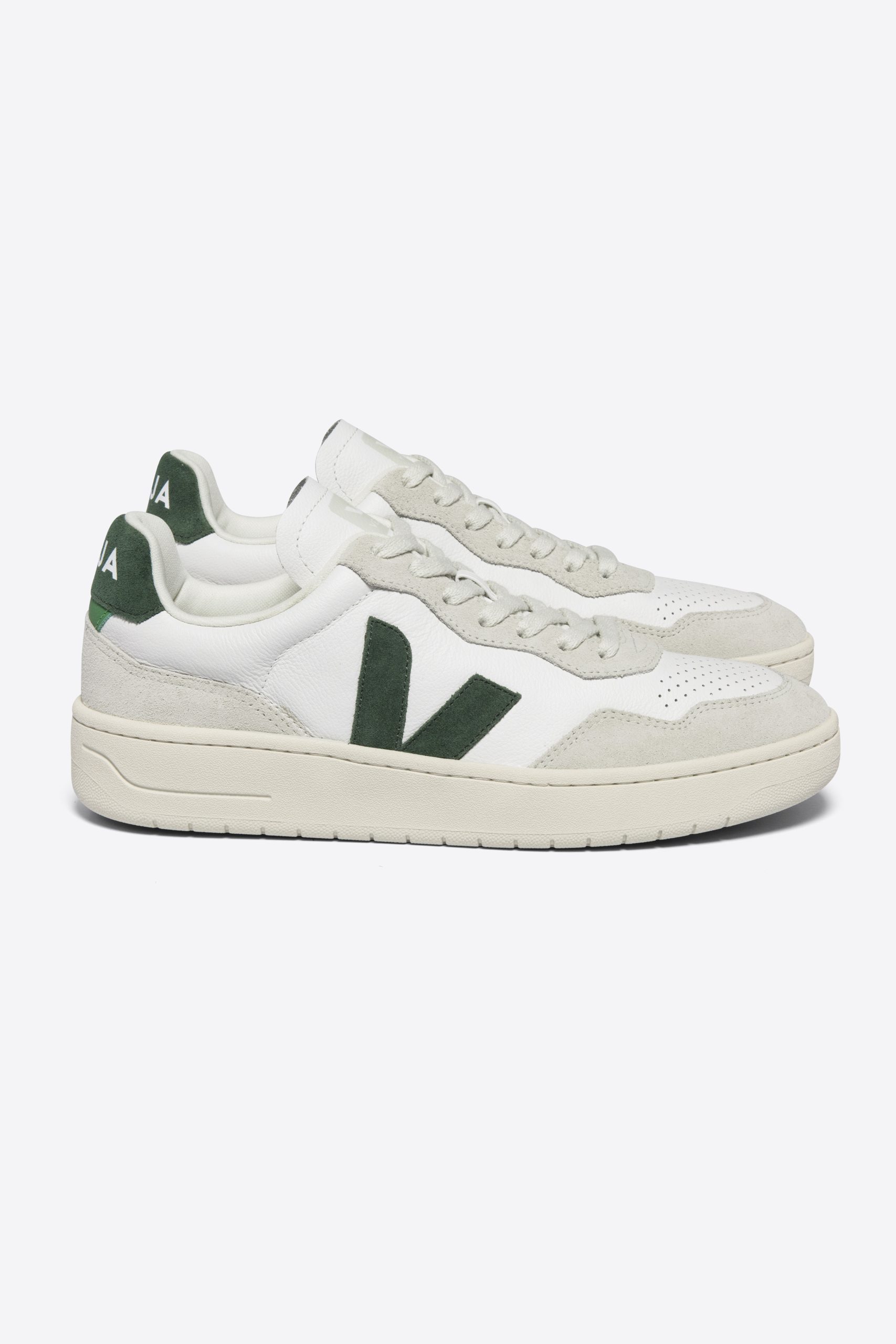 VEJA V90 Leather extra white Cyprus